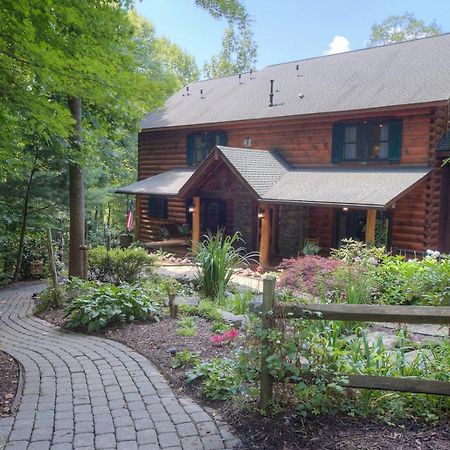 Lazy Bear Lodge Valle Crucis エクステリア 写真