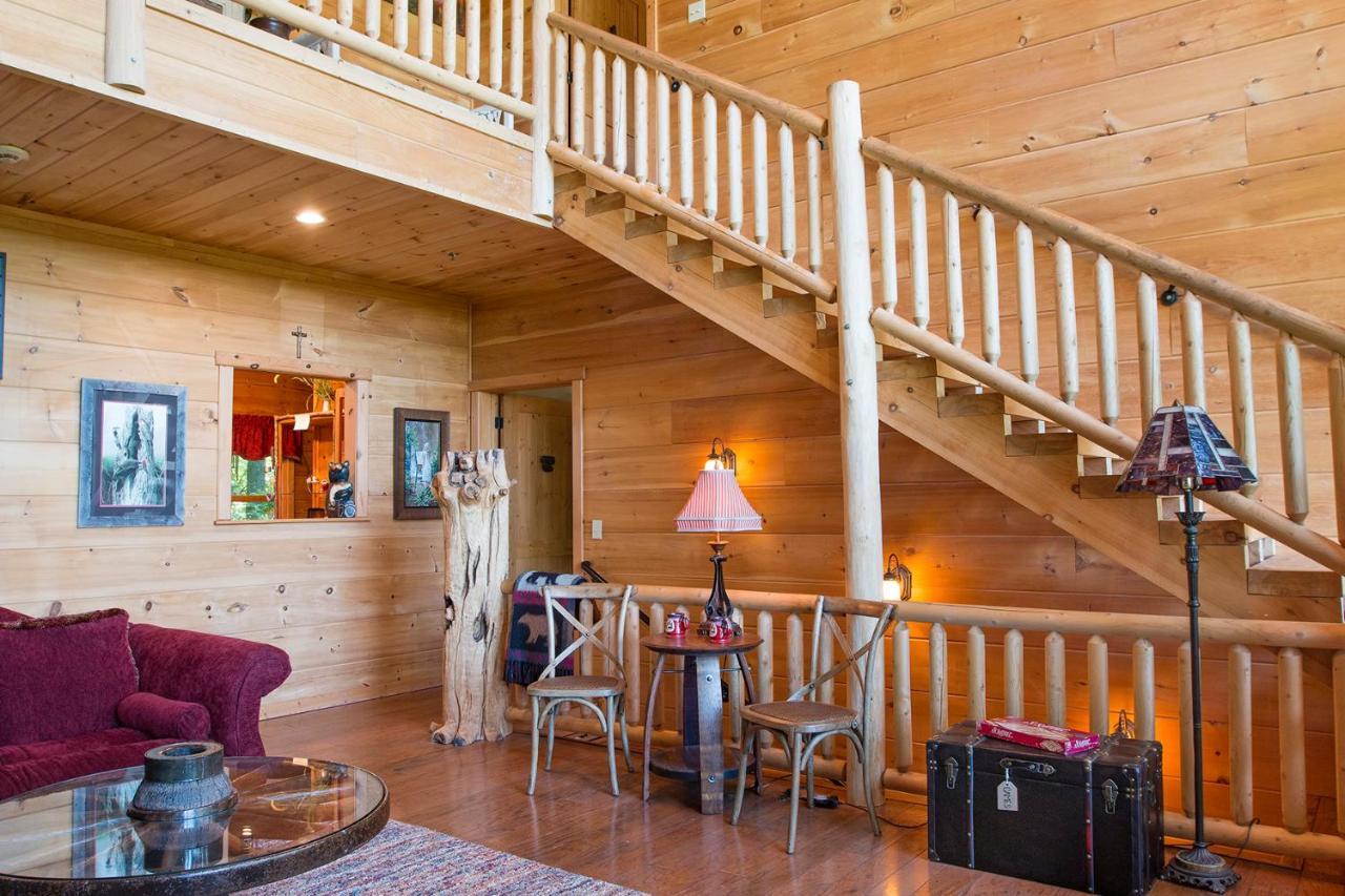 Lazy Bear Lodge Valle Crucis エクステリア 写真