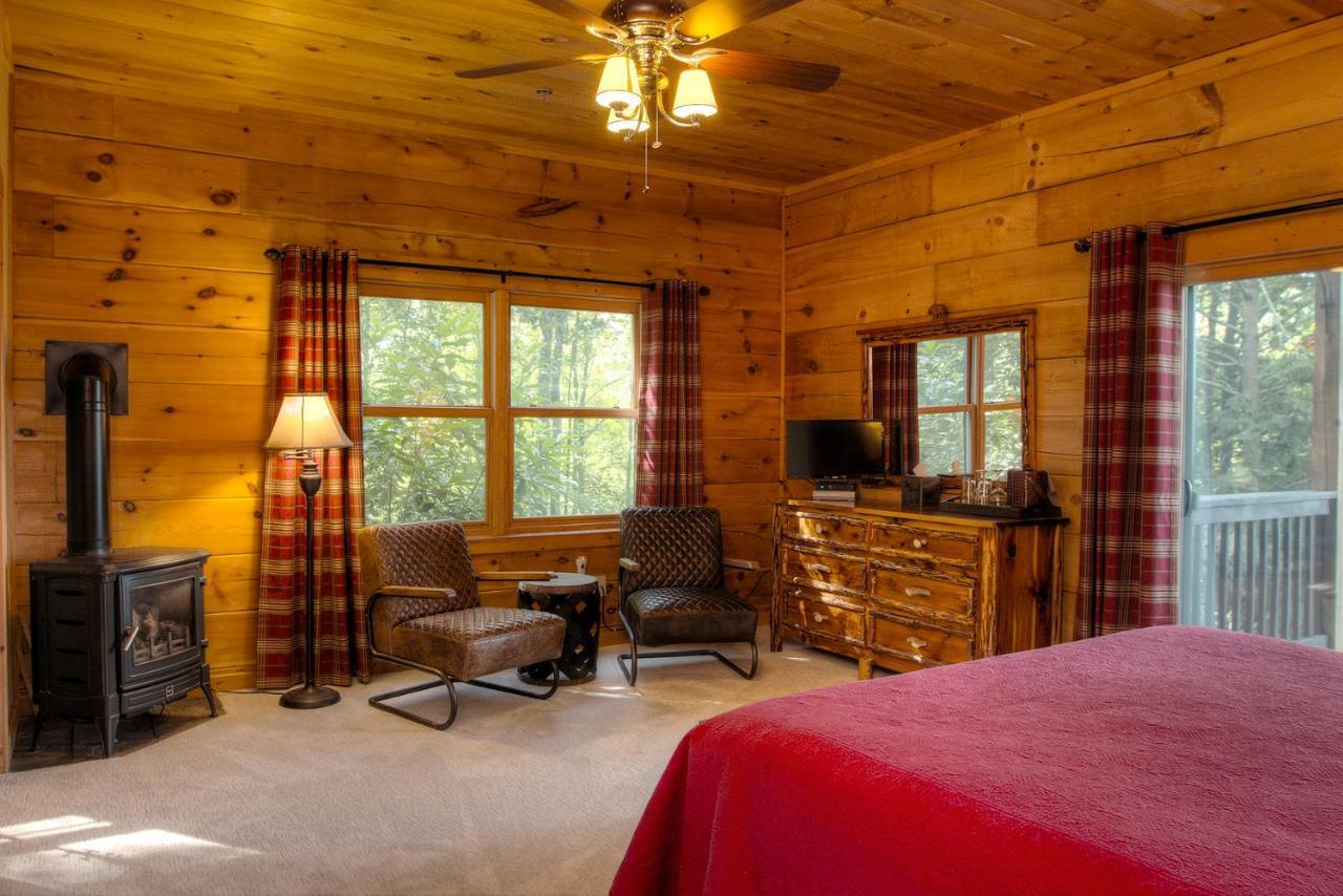 Lazy Bear Lodge Valle Crucis エクステリア 写真