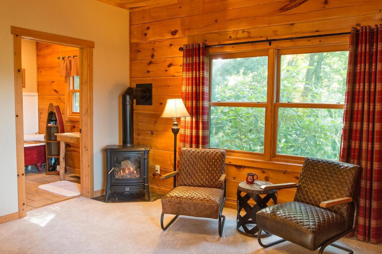 Lazy Bear Lodge Valle Crucis エクステリア 写真