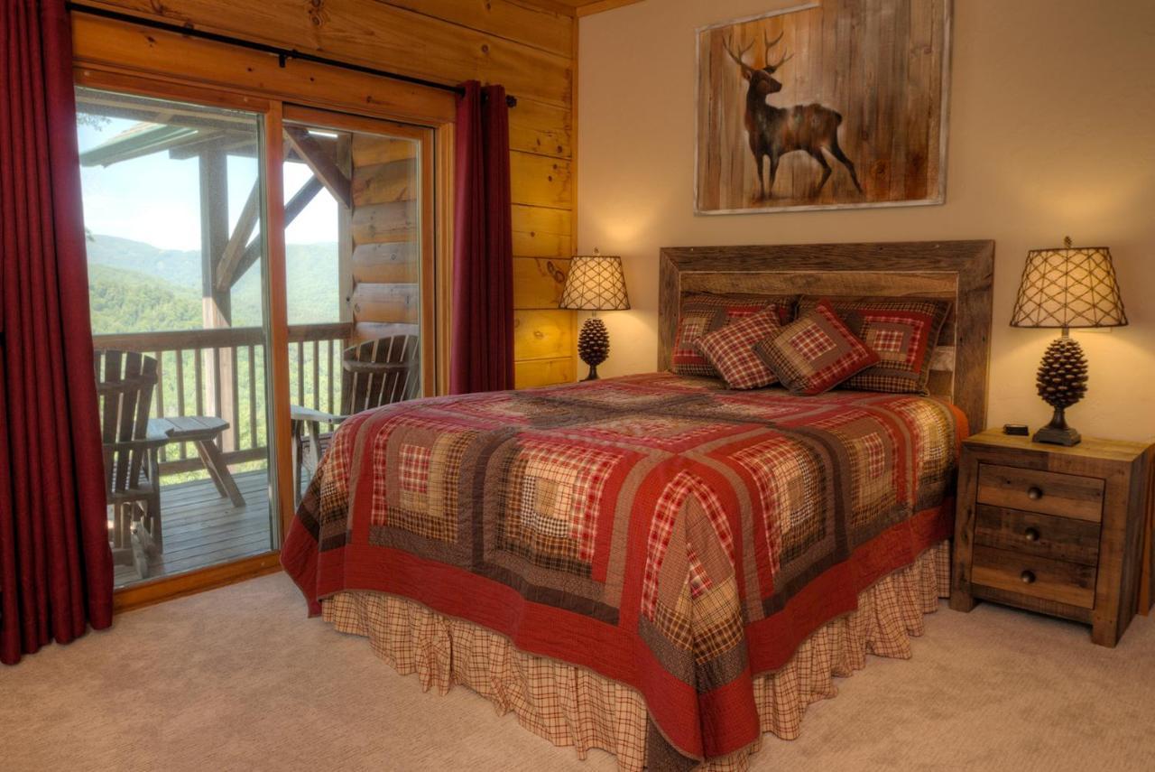 Lazy Bear Lodge Valle Crucis エクステリア 写真