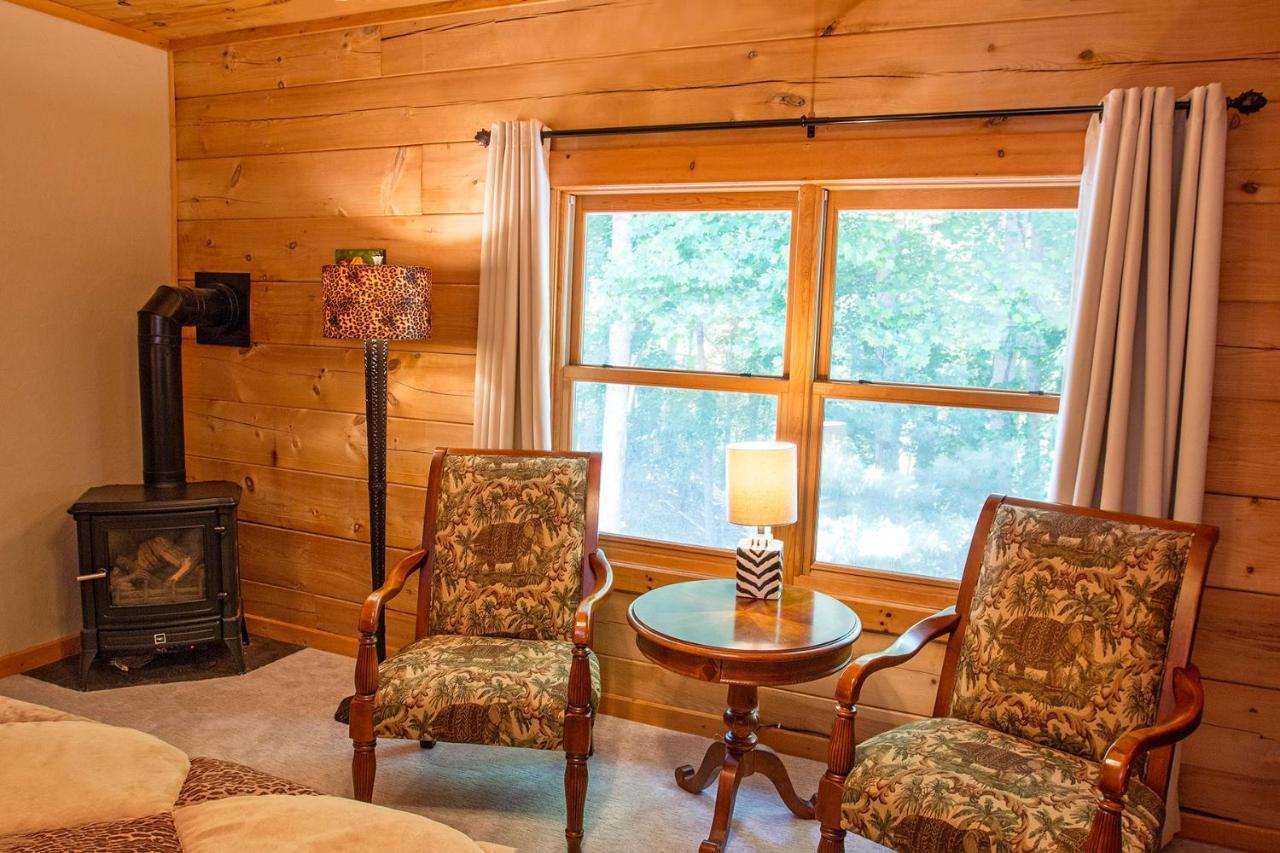 Lazy Bear Lodge Valle Crucis エクステリア 写真
