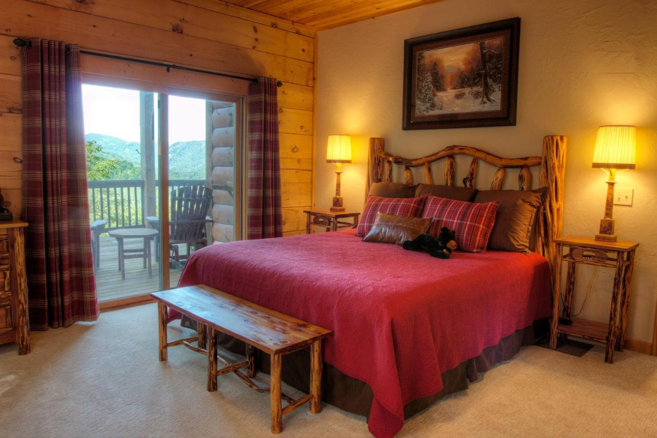 Lazy Bear Lodge Valle Crucis エクステリア 写真