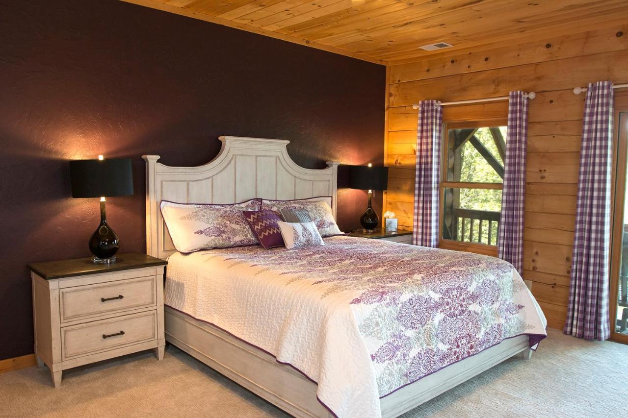 Lazy Bear Lodge Valle Crucis エクステリア 写真