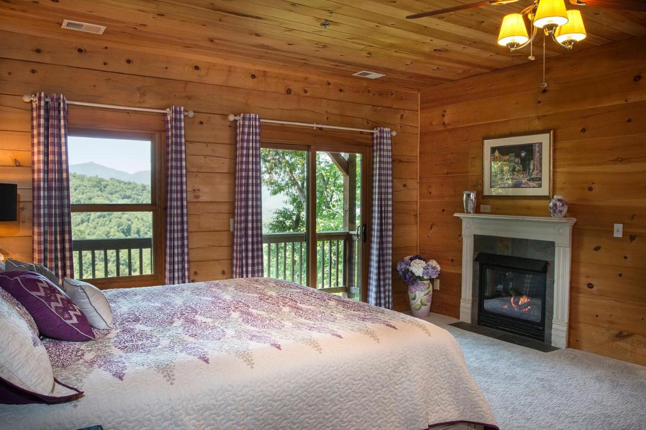 Lazy Bear Lodge Valle Crucis エクステリア 写真