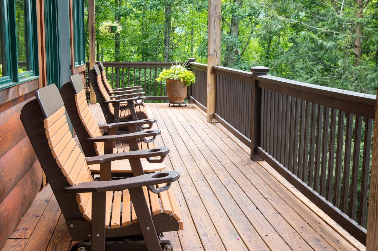 Lazy Bear Lodge Valle Crucis エクステリア 写真